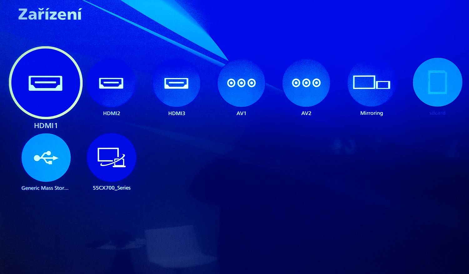 Obrazovka po odmáčknutí volby Zařízení. Cokoliv co zde najdete, si  můžete připnout na úvodní obrazovku my Home Screen 2.0.