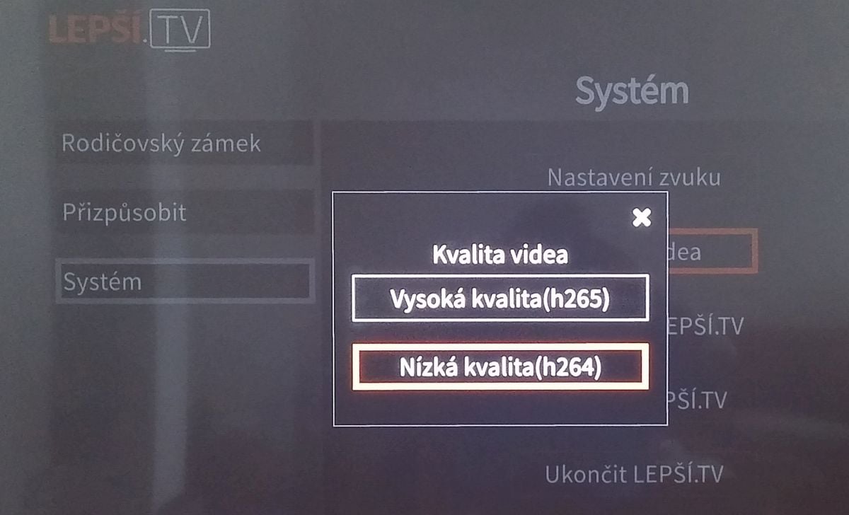 Kvalita obrazu u webového prostředí nastavit nejde. U aplikace pro televizor ano. Po instalaci byla nastavena na tu nižší.