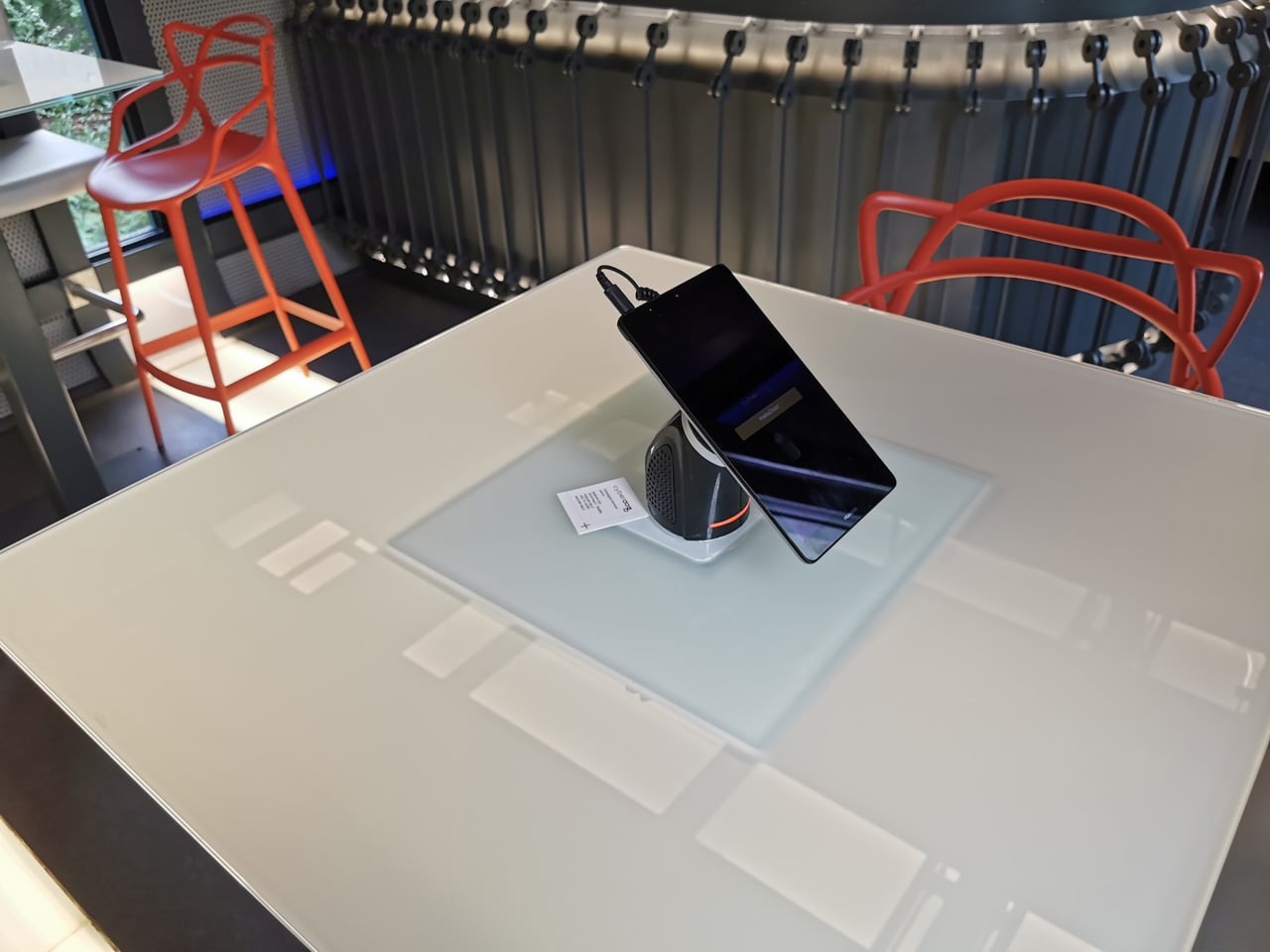 Cyberdog: robotická vinárna v Praze v Nových Butovicích