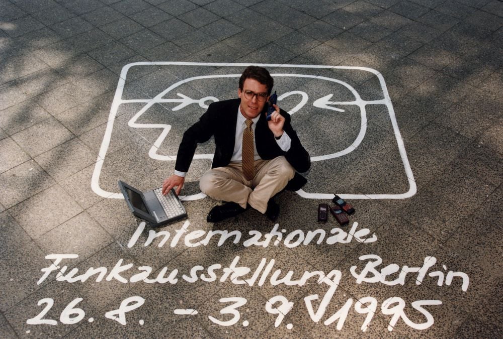 IFA 1995 - notebook a mobil a k tomu prohlášení: "notebook a mobil, investice do budoucnosti".