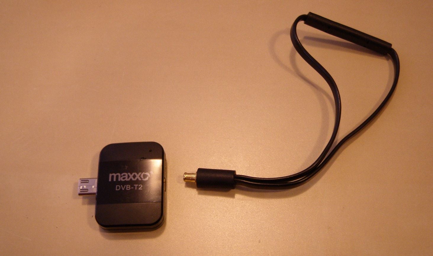 Maxxo T2 mobile - obsah balení