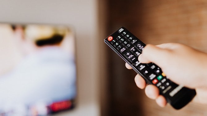 Televize, televizor, televizní ovladač, vysílání, TV