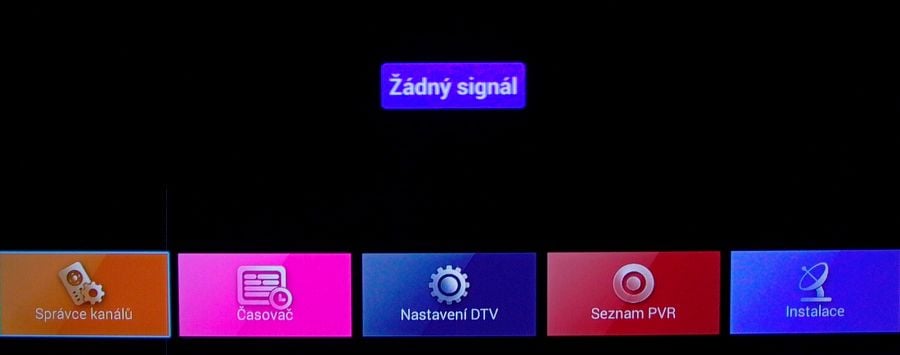 Grafické menu v tuneru přechází na druhé úrovni v běžné textové.