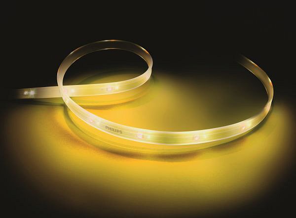 Nejnovější osvětlovací vychytávkou Philipsu, je Hue Lightstrip Plus. Po Wi-Fi žárovkách Hue, které si můžete sladit s osvětlením Ambilight vašeho televizoru je tu i nalepovací pásek, který můžete umístit za váš další televizor bez osvětlení pozadí. Dá se z něj ale vytvořit i nevtíravé nepřímé osvětlení, dá se napojovat, ale také zkracovat obyčejnými nůžkami.