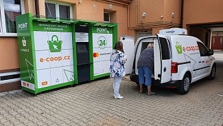 Výdejní box a závozové chladící auto COOP.