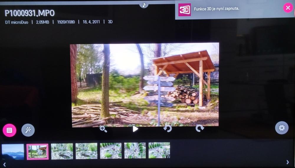 Fotografie ve 3D se neroztahují na celou obrazovku a někdy to nedělají ani ty ve 2D.