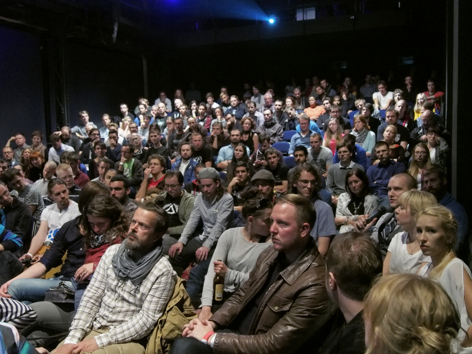 Diváci v La Fabrice