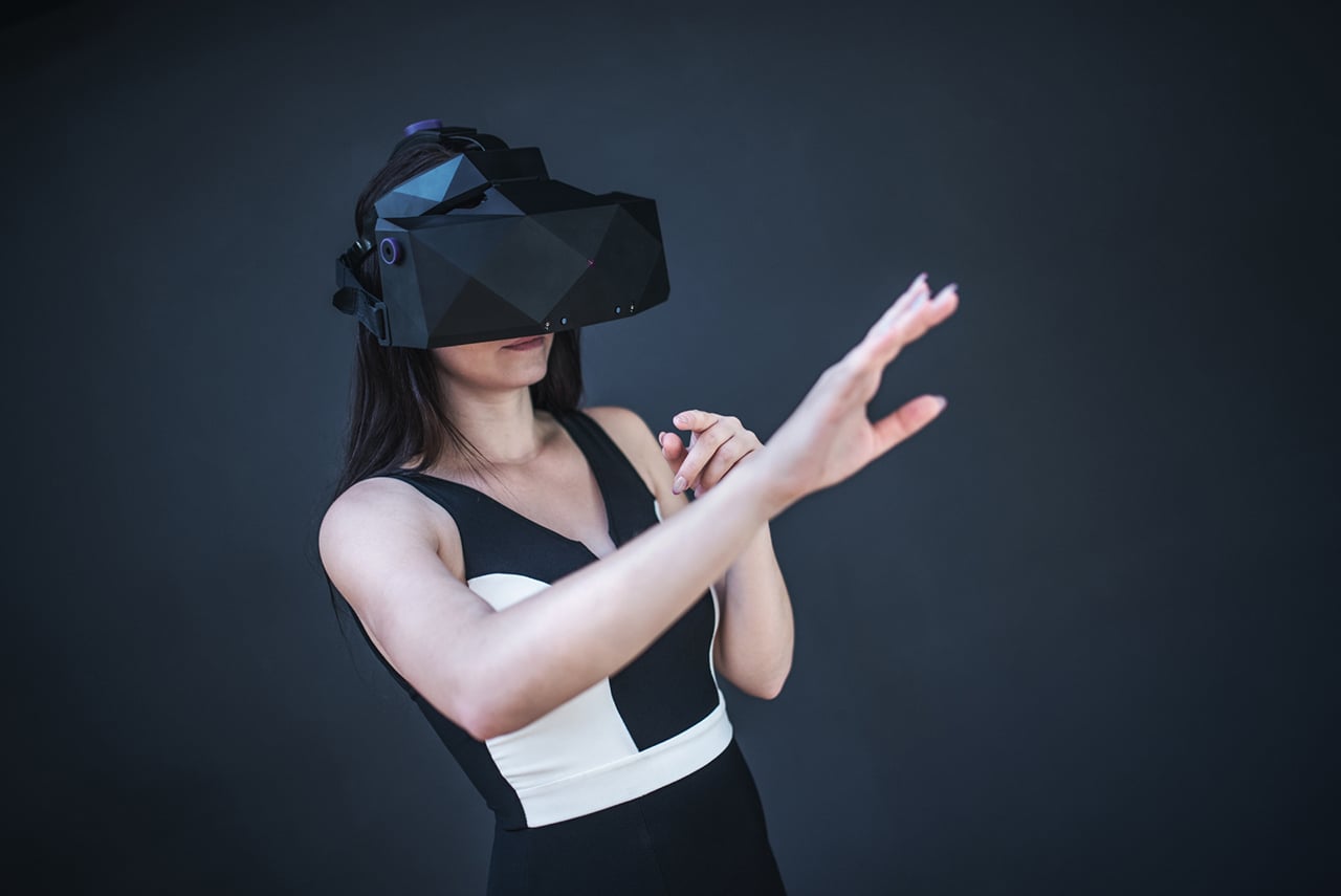 VR brýle XTAL od české společnosti VRgineers