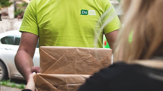 DoDo - kurýr - logistika - balík