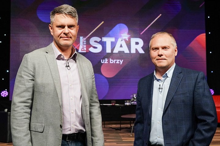 "Nový přírůstek Prima Star je vlastně taková naše reakce na dopisy diváků. Snažíme se omladit hlavní kanál Primy, takže z něj některé pořady postupem let začaly odpadávat. Ale diváci by tu zlatou klasiku chtěli někde vidět. Takže jsme se rozhodli, že jim vyjdeme vstříc," říká generální ředitel Primy Marek Singer (vlevo).