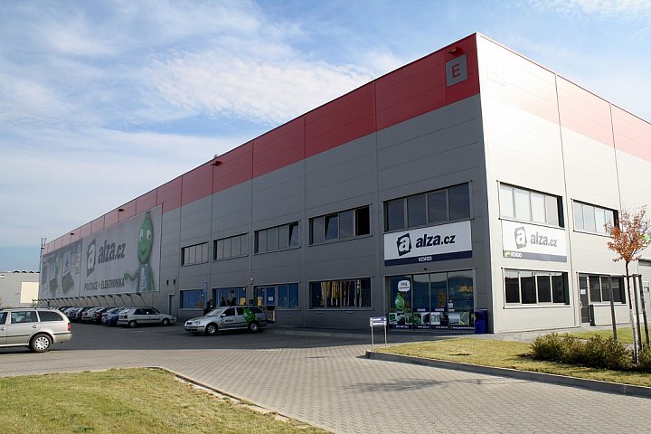 Pohled na logistické centrum Alza.cz.