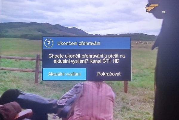 Těsně před koncem testu se na obrazovce objevila nová funkce nabízející – pokud je pořad v režimu Pause cca 10 min. – ukončení přehrávání. Naštěstí je dělána inteligentně, takže můžete v přehrávání i pokračovat. Když jsem ji ale zkoušel po druhé, neobjevila se ani po 20 minutách, takže šlo nejspíše jen o nějaký test.