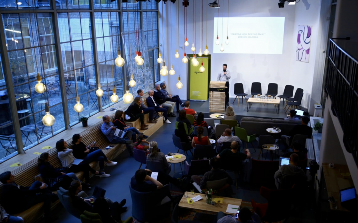 Akce Marketing Monday se konala v pondělí 16. dubna v coworkingovém prostoru Opero v centru Prahy.