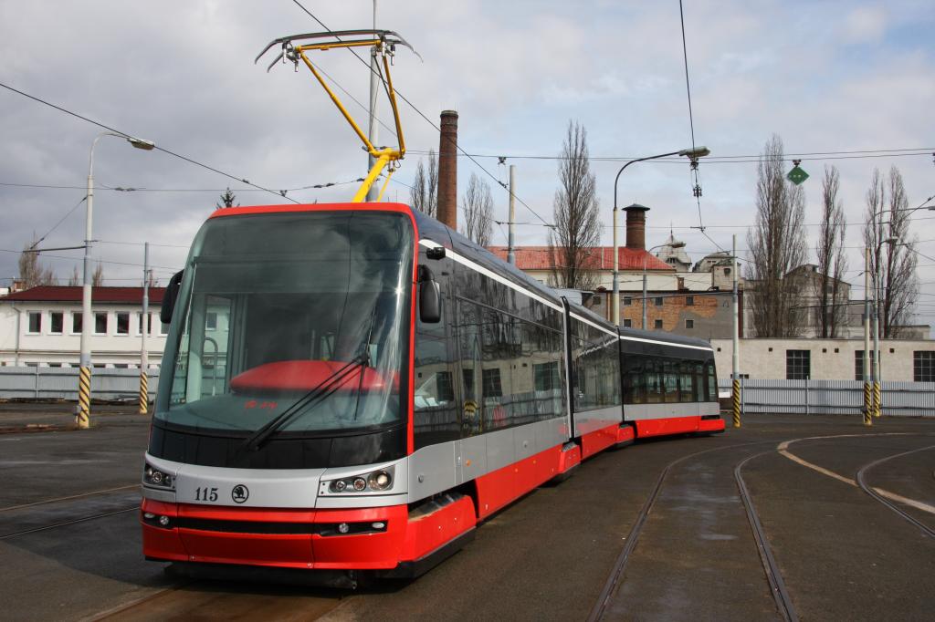 Tramvaj 15T ForCity Alfa