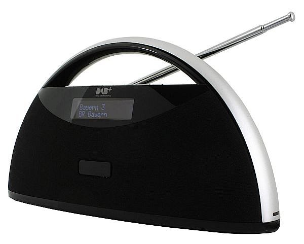 Vysloveně elegantní DAB rádio Wörlein Soundmaster DAB 200 na které jsem bohužel narazil až po veletrhu na virtuálním tržišti IFA 2014. Napájeno může být baterií či ze sítě, nechybí budík a VKV, výkon je 2x 2 W a rozměry 290 x 155 x 84 mm.