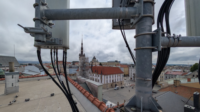 Mobilní 5G vysílač CETIN a O2 v Olomouci