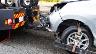 Když se auto porouchá v zahraničí, odtah může být teprve začátek