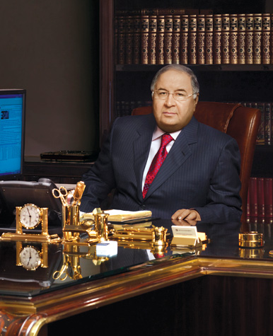 Zdaleka nejbohatším internetovým podnikatelem je Ališer Usmanov. Podle listu Kommersant (který Usmanov vlastní) dosahují jeho aktiva v internetových firmách 5,415 miliardy dolarů. Je jedním z majitelů nejvýznamější ruské internetové skupiny Mail.ru Group, která vlastní například v Rusku velmi populární sociální sítě Odnoklassniki a Vkontakte. Patří mu ale také mobilní operátor MegaFon. Usmanov, který se narodil v roce 1953 v uzbeckém městě Chust, vydělal jmění v metalurgickém a těžebním průmyslu. Loni byl vyhlášen nejbohatším člověkem ve Velké Británii. Společnost USM Holdings, ve které drží šedesátiprocentní podíl, v minulosti vložila peníze do akcií mnoha internetových projektů. Do jejího portfolia patří třeba akcie společností Twitter, Groupon, Zynga, AirBnB, ZocDoc, Alibaba či 360buy.