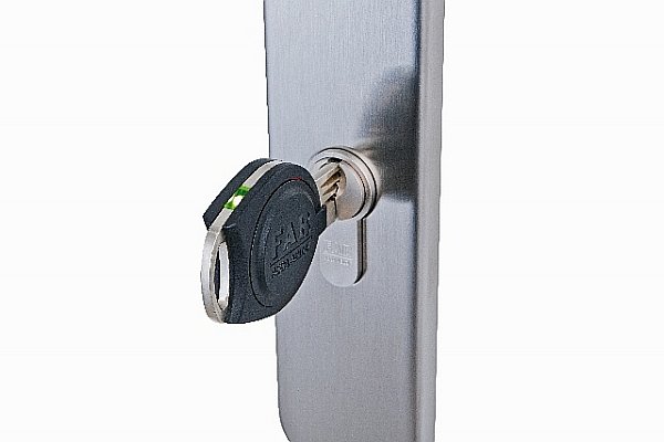 FAB Cliq Green 40073 s čipem, baterií a možností přeprogramování.