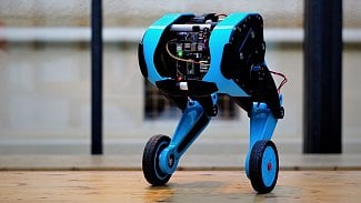 Robot SK8O, kterého sestrojili studenti FEL ČVUT.