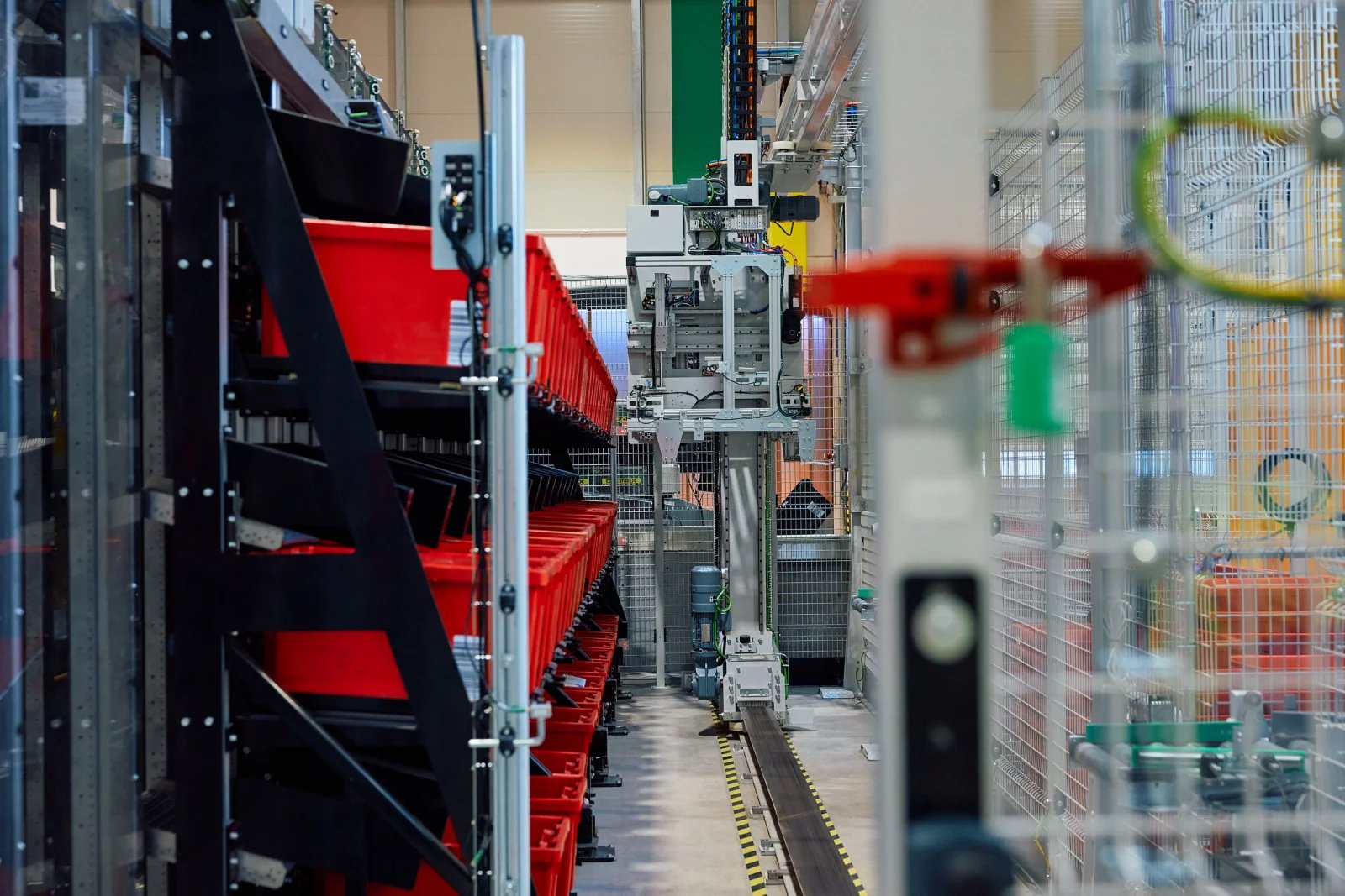 Amazon: Automatické odebírání přepravek a třídič sáčků