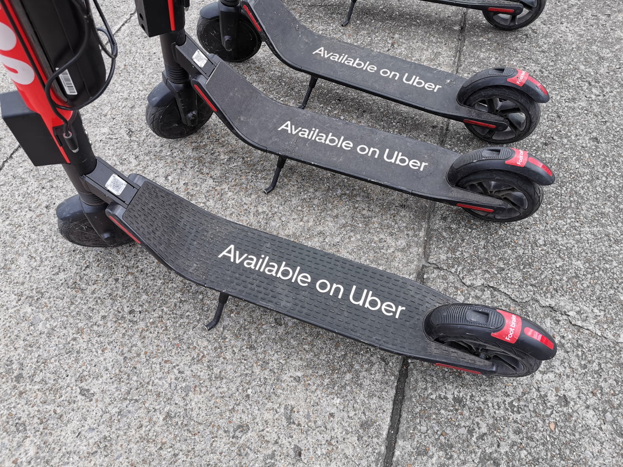 Sdílené elektrické koloběžky Jump od Uberu