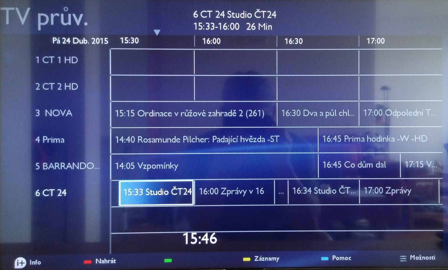 EPG je stále bez obrazu a zvuku. Povšimněte si také, že se obrazovka trochu leskne. Stupeň bych označil za střední...