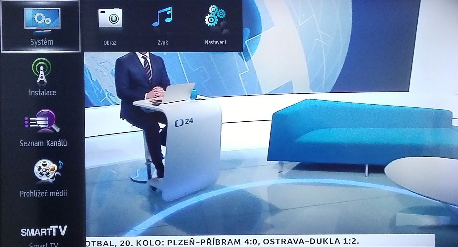 Menu první úrovně nabídne mj. i vstup do chytrých funkcí.