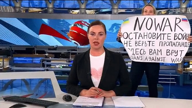 Protiválečný protest ve zprávách 1. kanálu