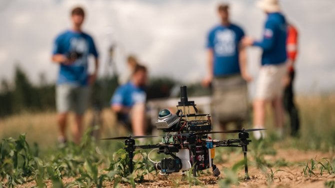 autonomní dron ČVUT