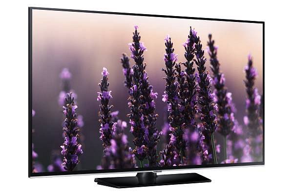 Samsung 40H5500 (9.499 Kč) má 102 cm, rozlišení Full HD a řadu chytrých funkcí.