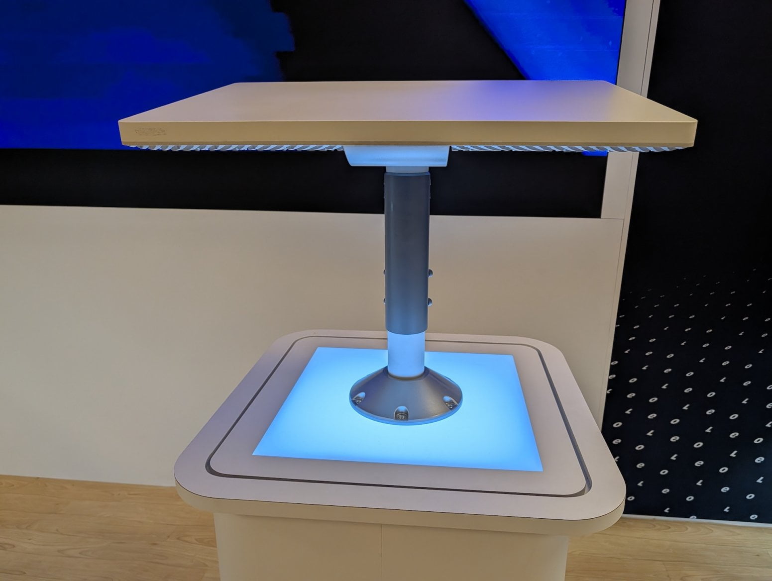 Anténa k satelitnímu internetu Amazon Leo