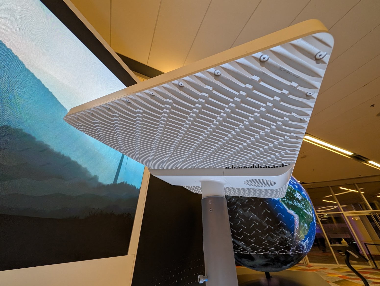 Anténa k satelitnímu internetu Amazon Leo