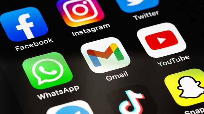Sociální sítě - Facebook - Instagram - TikTok - YouTube