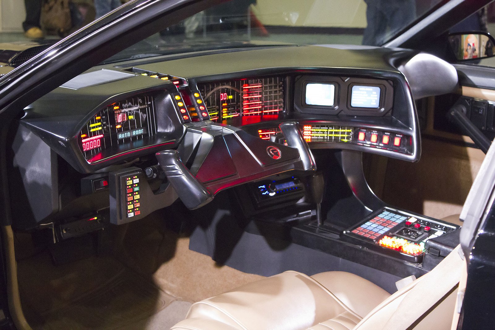 KITT ze seriálu Knight Rider na výstavě v kanadském Torontu v roce 2011.