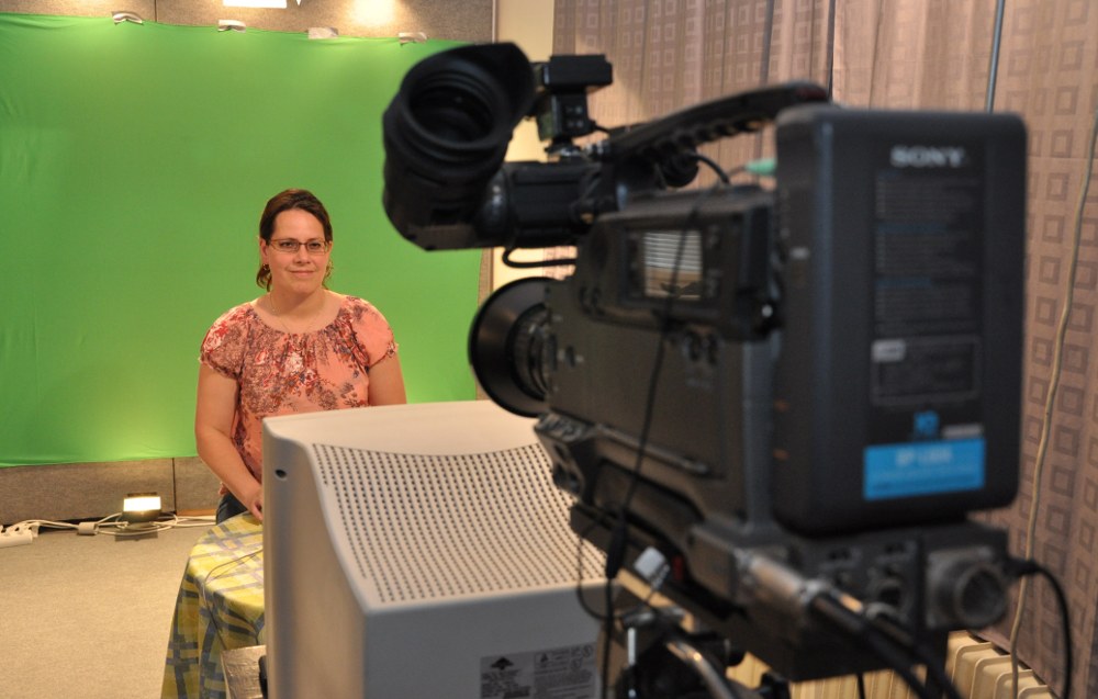 Také ústecká Regia TV má na pozadí studia klíčovací plochu