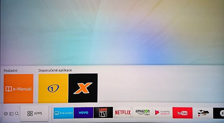 Ani televizory Samsung QLED nejsou ušetřeny firemní politiky. HbbTV není po instalaci k dispozici a je nutné ho nejprve manuálně spustit. Vlastně ještě složitěji než dříve, protože nyní se musíte u Samsungu i přihlásit.