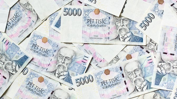 2021-10-Peníze.jpg