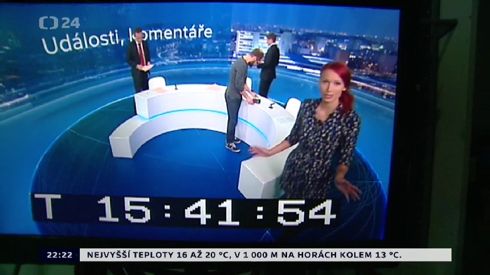 Zpravodajská relace Události, komentáře z virtuálního studia