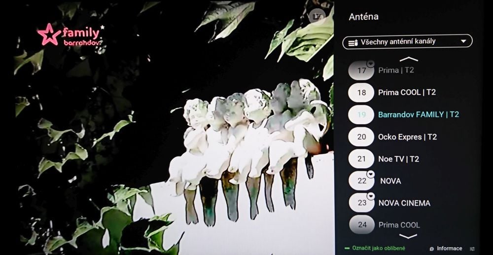 Tlačítko List - výpis naladěných kanálů. Vidíte i označování stanic na síti DVB-T2.