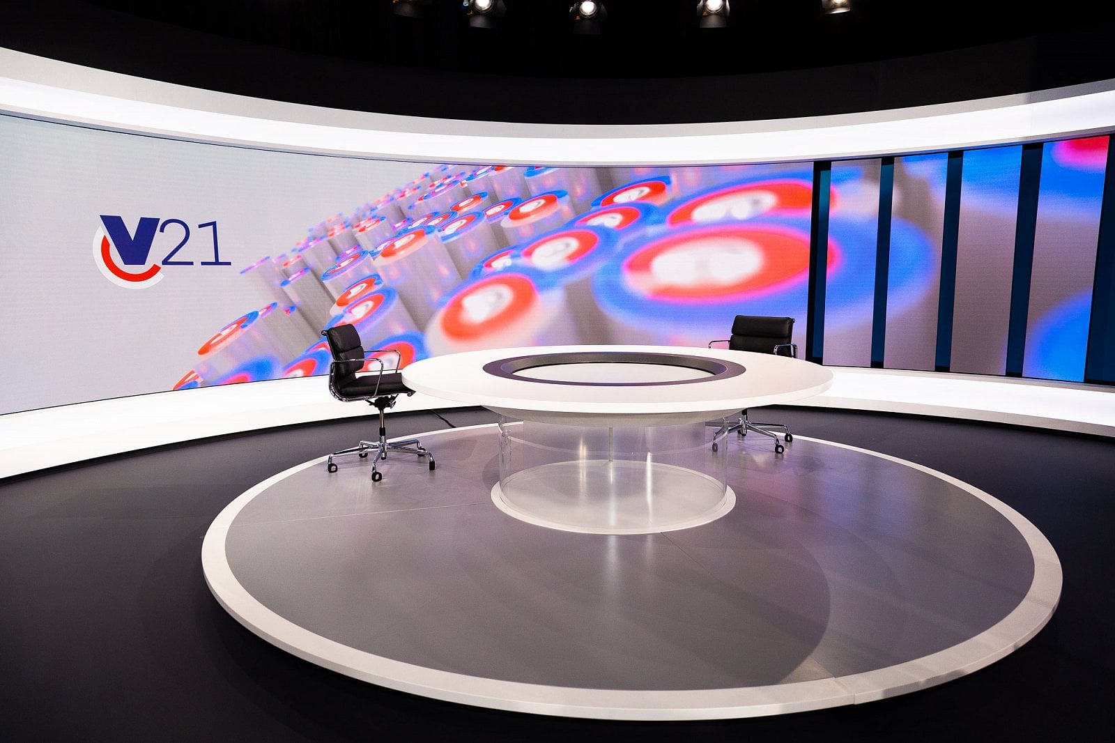 Celková plocha obrazovek v novém studiu je 41 m².