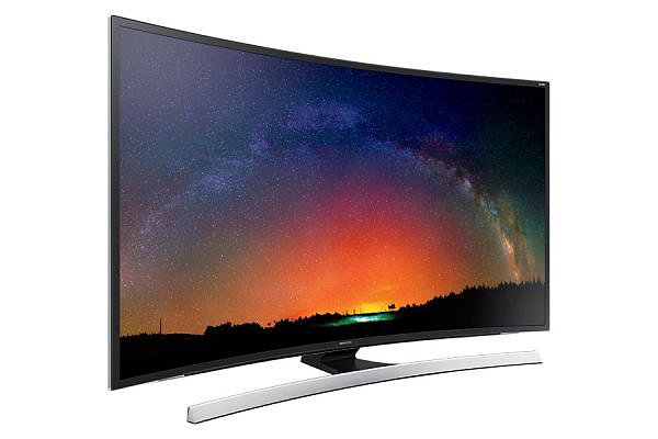 Samsung UE65JS8502 přijde na 81.990 Kč za což nabídne 165 cm úhlopříčky, zdvojené tunery a mimo jiné i Wi-Fi ac. To najdete v málokterém televizoru a co si vzpomínám, narazil jsem na to jen u Samsungu a Thomsonu.
