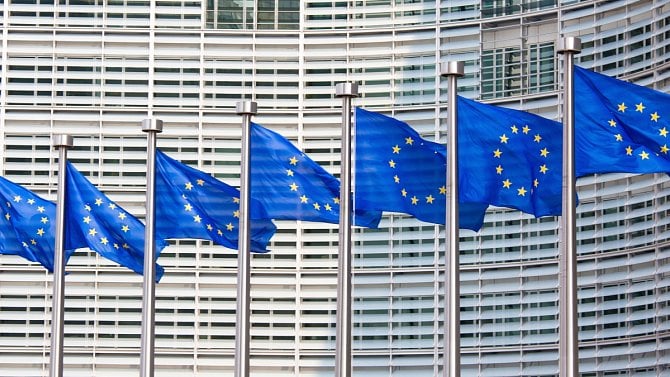 Evropská unie - Evropská komise - EU - vlajky