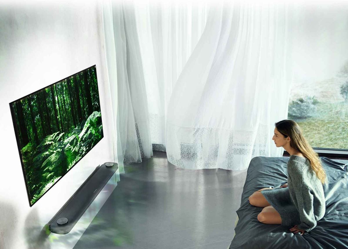 LG OLED65W7V a LG OLED77W7V - březen 2017