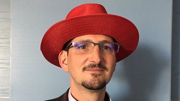 Brian Cornell, viceprezident Red Hatu.