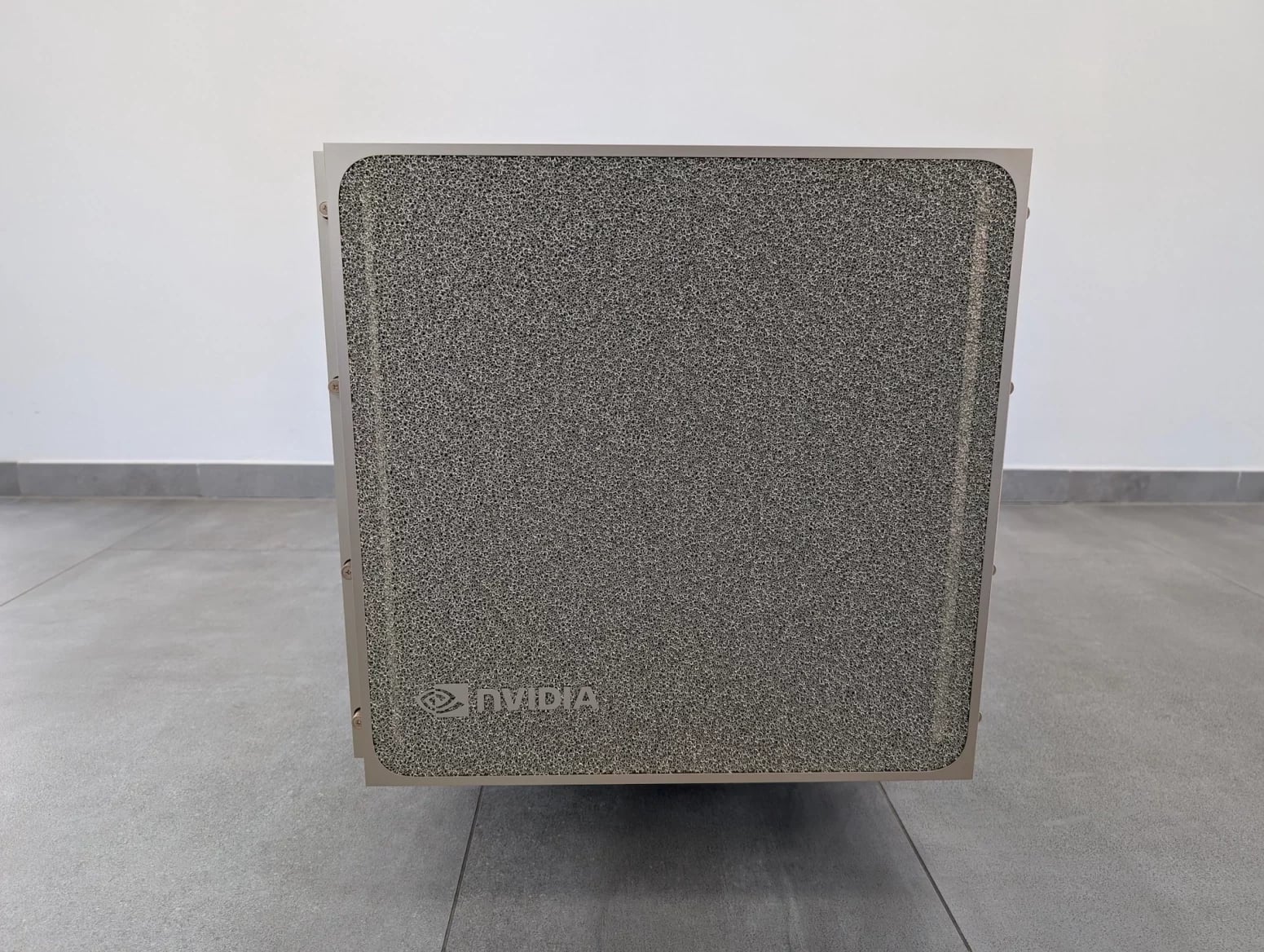 Server s AI čipy Nvidia DGX B200