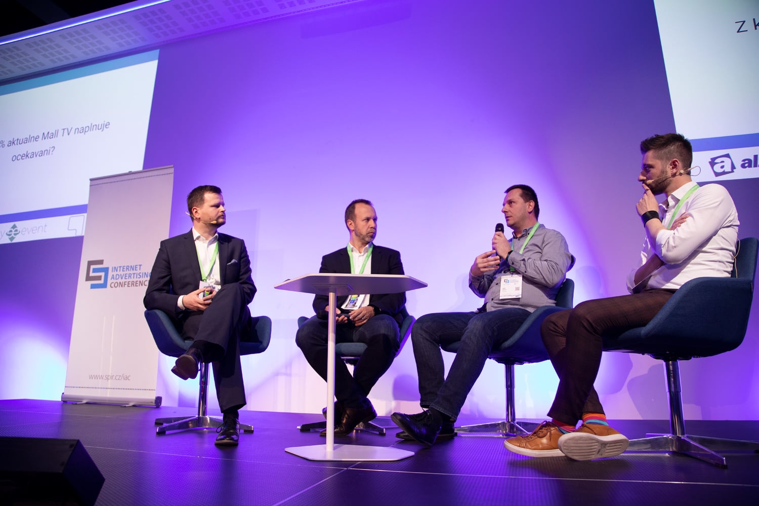 Diskuse o video obsahu na internetu na IAC 2019. Editor Digizone.cz Filip Rožánek se ptal Jana Rozkošného (DVTV), Igora Kalaše (Seznam.cz) a Juraje Felixe (Mall.TV)