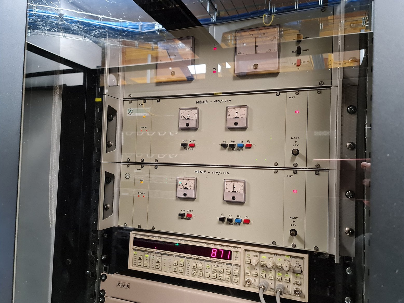 Atomové hodiny v datacentru CETINu a O2