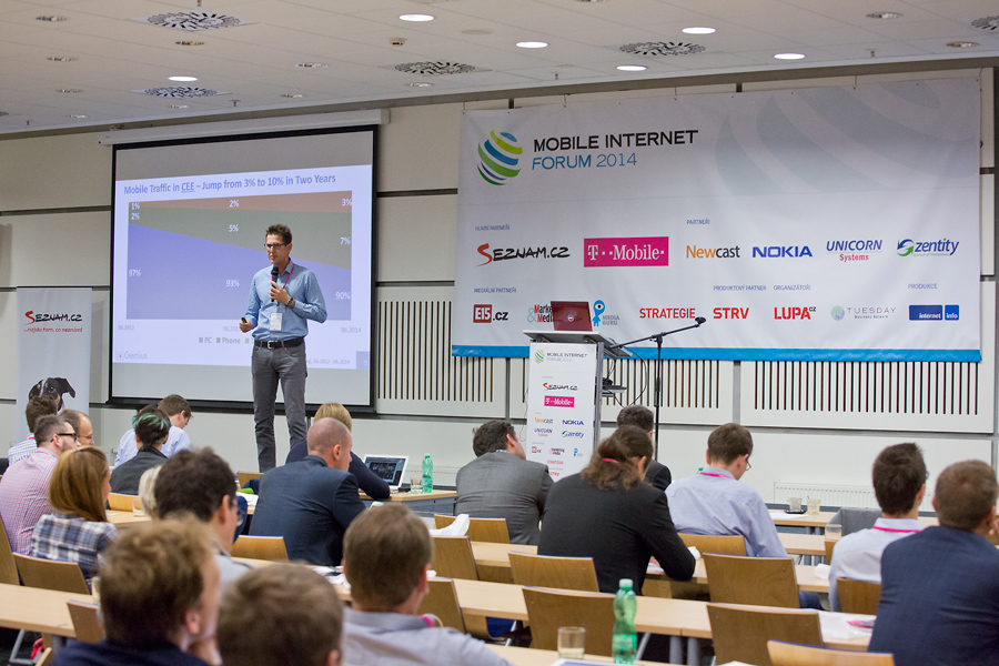 O mnohá čísla se na konferenci podělil Attila Weisz ze společnosti Gemius