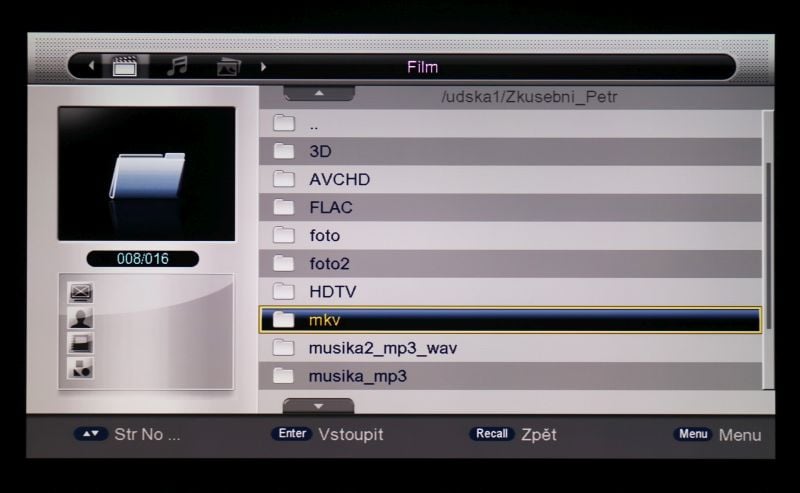 Multimediální přehrávač – jeho verze v češtině je prakticky nepoužitelná.